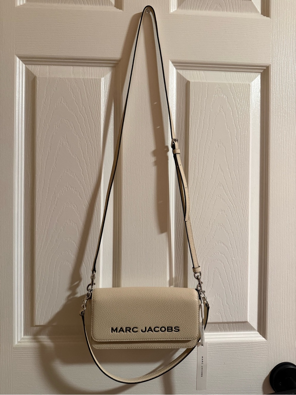 Marc Jacobs Cream Leather Crossbody Bag with Logo Flap